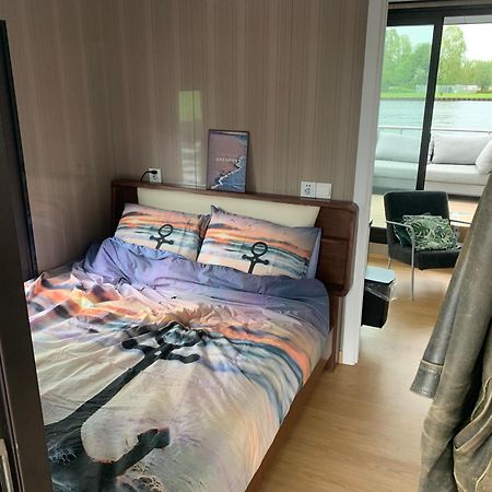 Houseboot Solcamastraat 24 C Otel Suameer Dış mekan fotoğraf